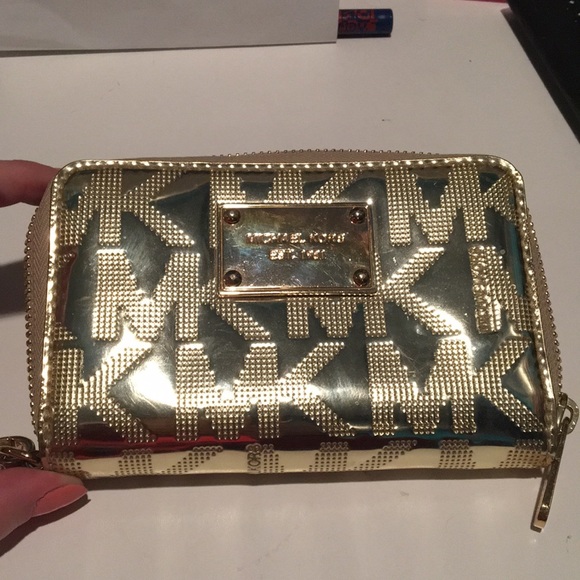 Michael Kors Wallet - Picture 1 of 3